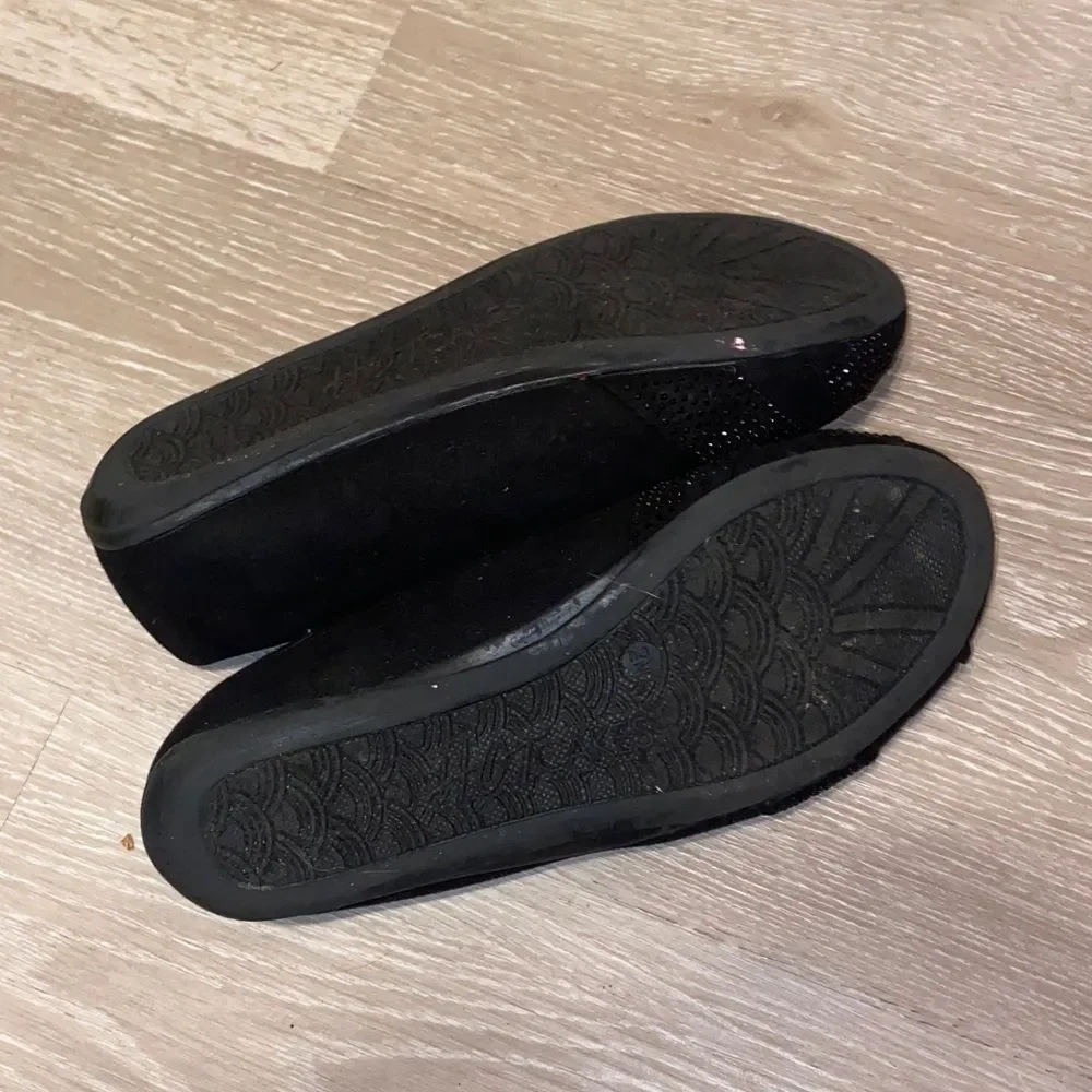 Hot Cakes Girls’ Black Suede Ballet Flats with Rhinestones